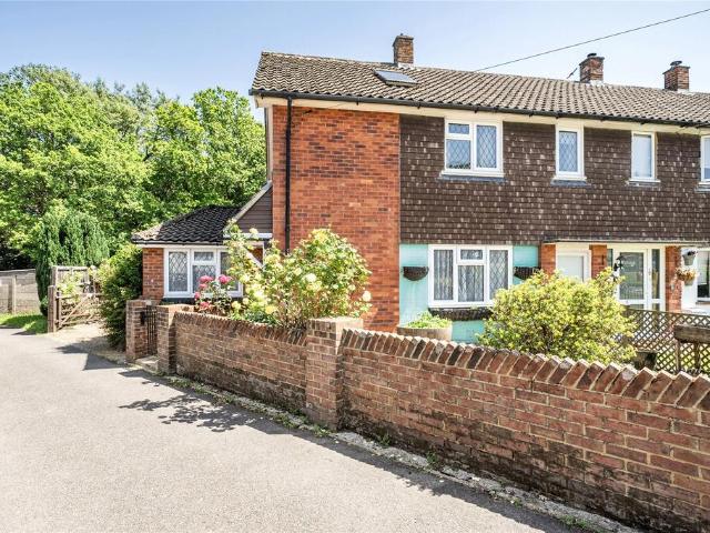 House for sale in Hillview, Surrey