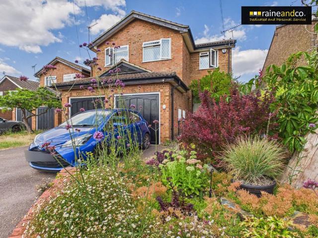 House for sale in Potters Bar, Hertfordshire
