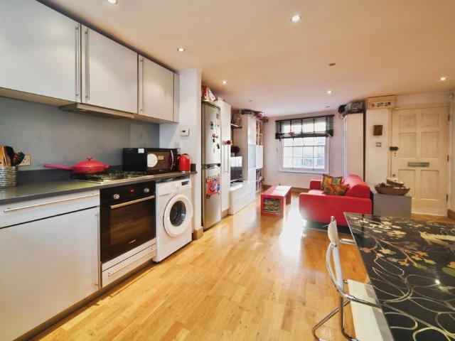 House for sale in Mile End, Greater London