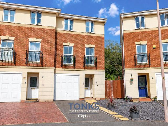 House for sale in Cherry Orchard, Fold Hill