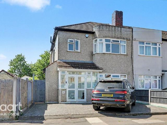 House for sale in Newbury Park, Greater London