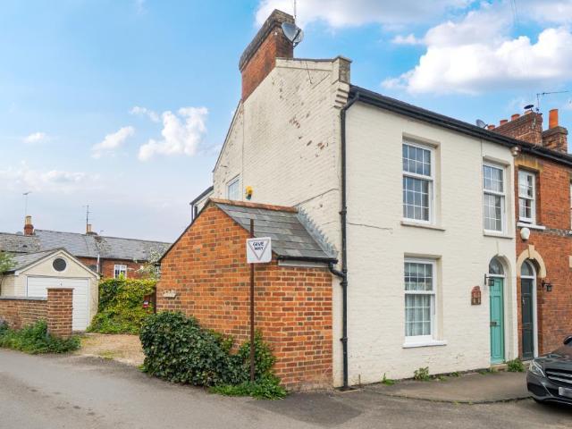 House for sale in Henley-on-Thames, Berrick Salome