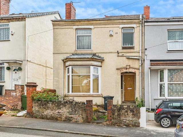 House for sale in Dixons Green, West Midlands