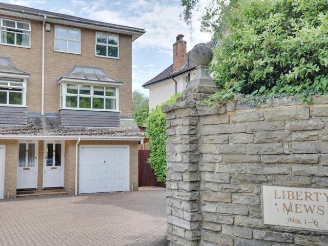 House for sale in Crofton, Greater London