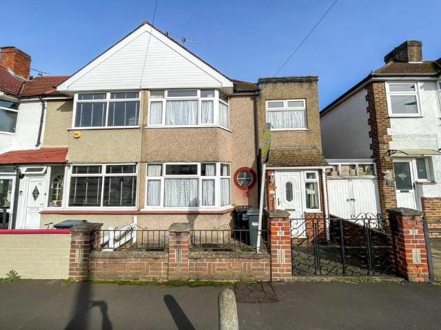 House for sale in London Borough of Hounslow, Hanworth