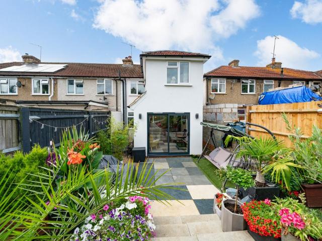 House for sale in Hammerfield, Pouchen End