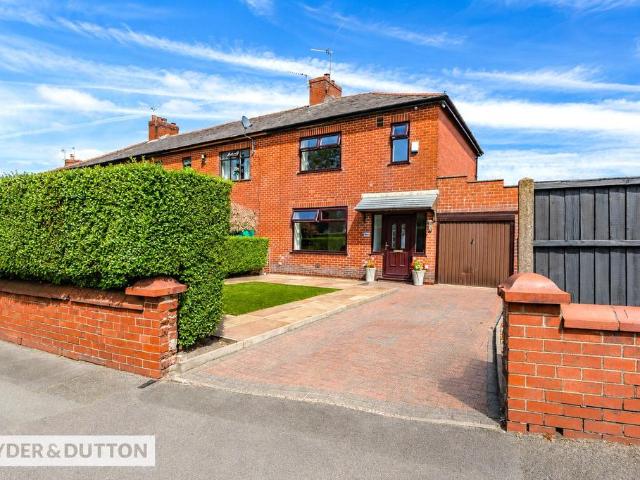 House for sale in Shaw Side, Pendock