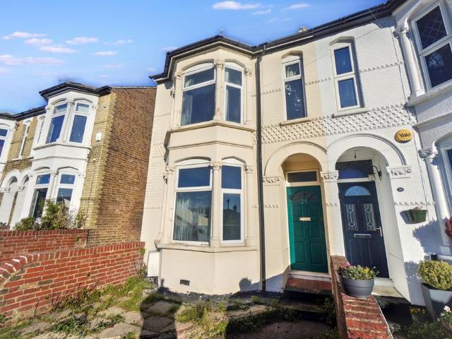 House for sale in Totteridge, Cressex