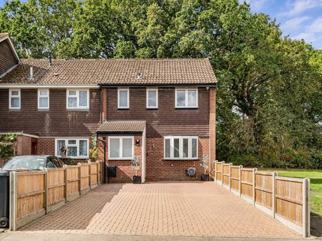 House for sale in Wood Street, Guildford