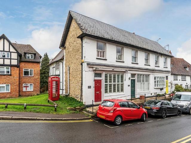 House for sale in Oxted, Hillview