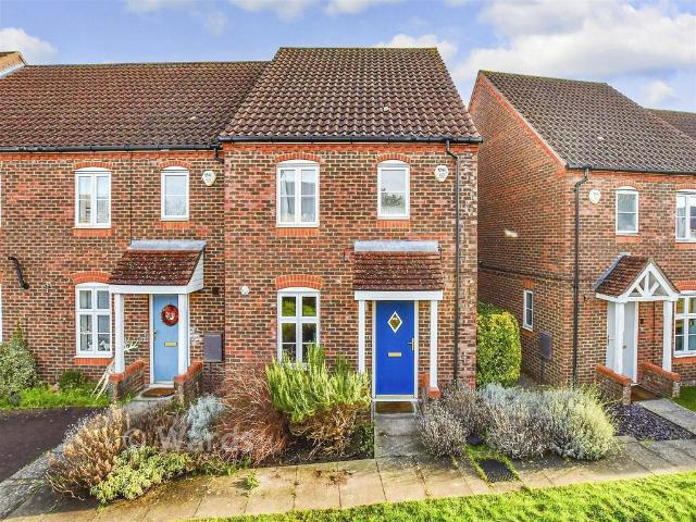 House for sale in Allington, Midway