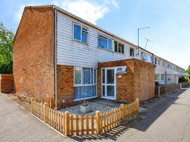 House for sale in Woodside Estate, Houghton Regis