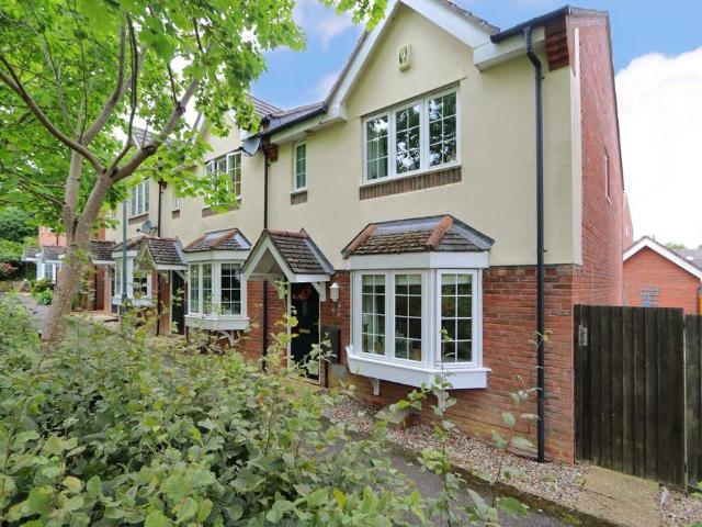 House for sale in Oakhill, Shenley Church End