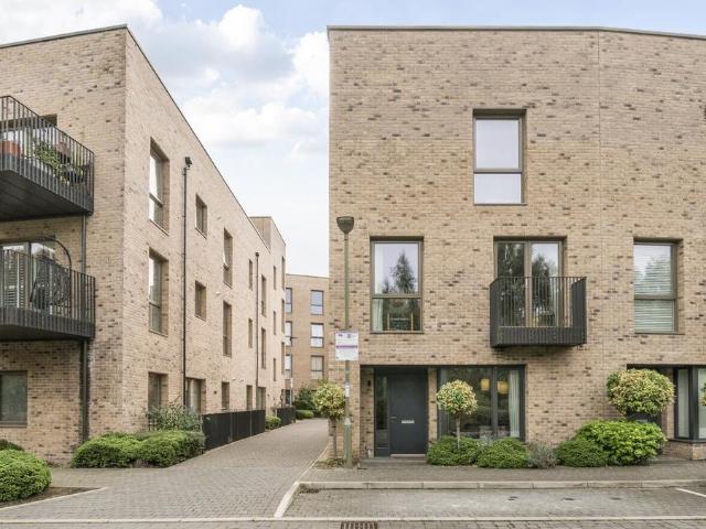 House for sale in Barton Park, The Slade