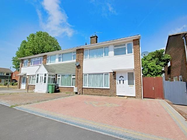 House for sale in Allington, Midway