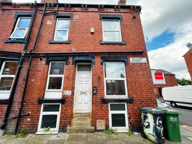 House for sale in Hyde Park, West Yorkshire