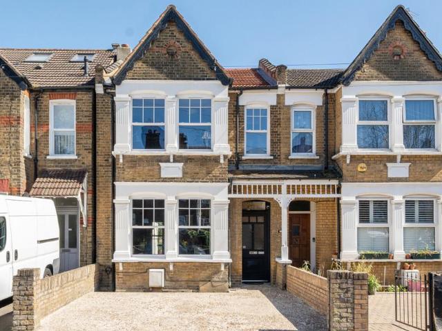 House for sale in New Southgate, Greater London