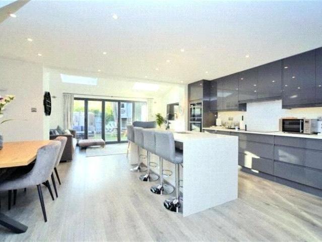 House for sale in Nork, Red Hill