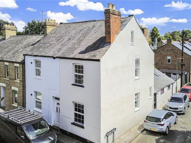 House for sale in The Slade, Oxfordshire