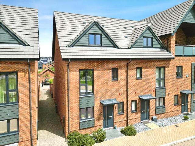 House for sale in Buckler's Park, Crowthorne