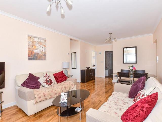House for sale in Lower Walmer, Ash