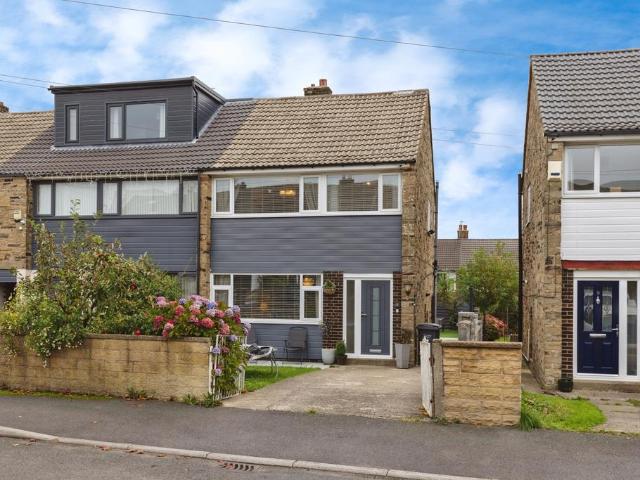 House for sale in Southowram, West Yorkshire