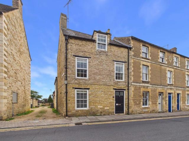 House for sale in Oundle, North Northamptonshire