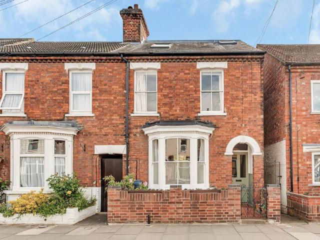 House for sale in Castle, Bedford
