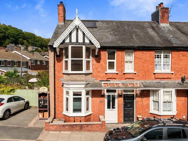 House for sale in Llanidloes, Wales