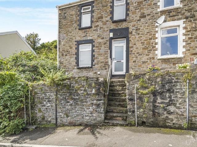 House for sale in Waun-wen, Nangreaves