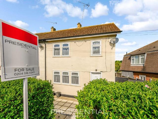 House for sale in Debden Green, Epping