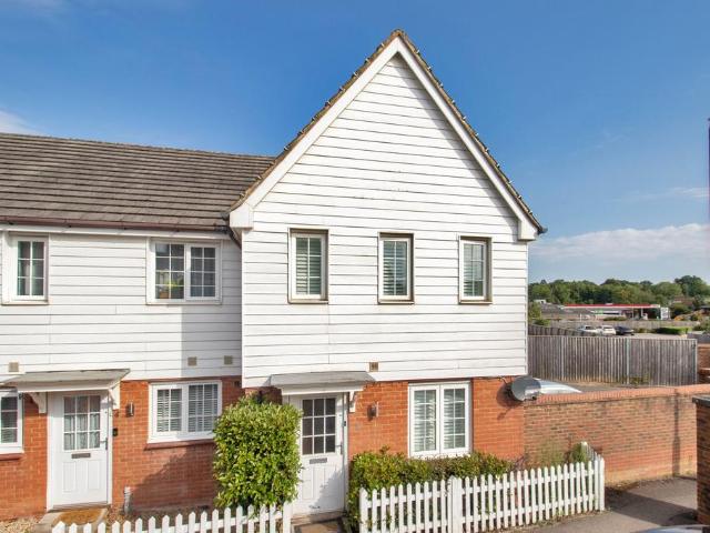 House for sale in The Butts, Kent