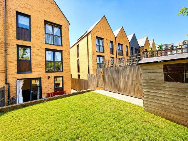 House for sale in Kidbrooke, Greater London