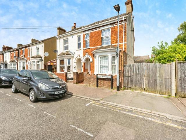 House for sale in Cauldwell, Bedford