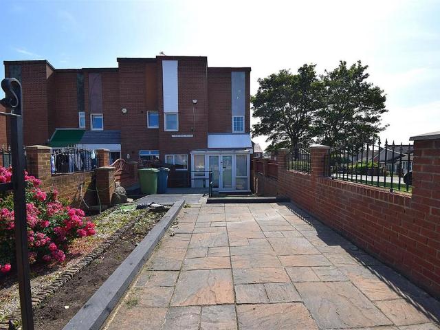 House for sale in Horsley Hill, South Shields