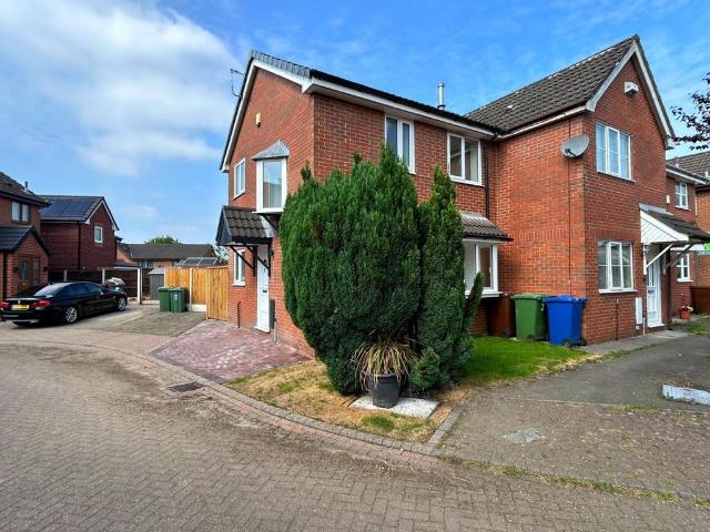 House for sale in Besses o' th' Barn, Bury