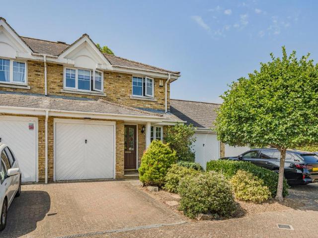 House for sale in Lower Halliford
