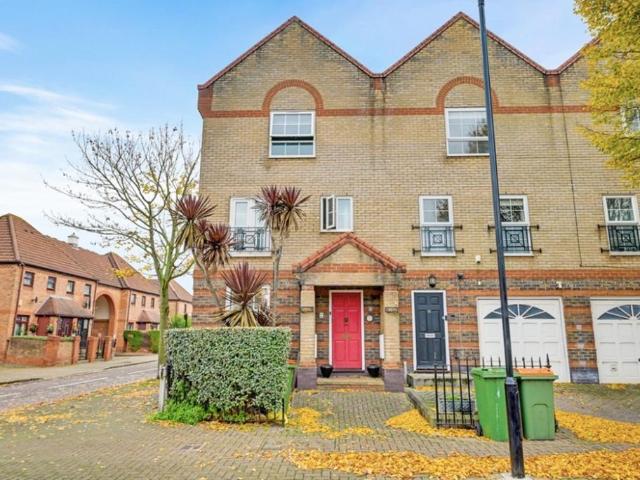 House for sale in Beckton, Greater London