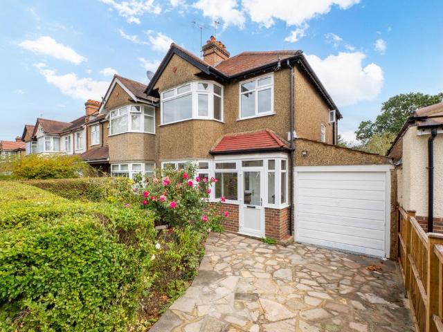 House for sale in Rosehill, Greater London