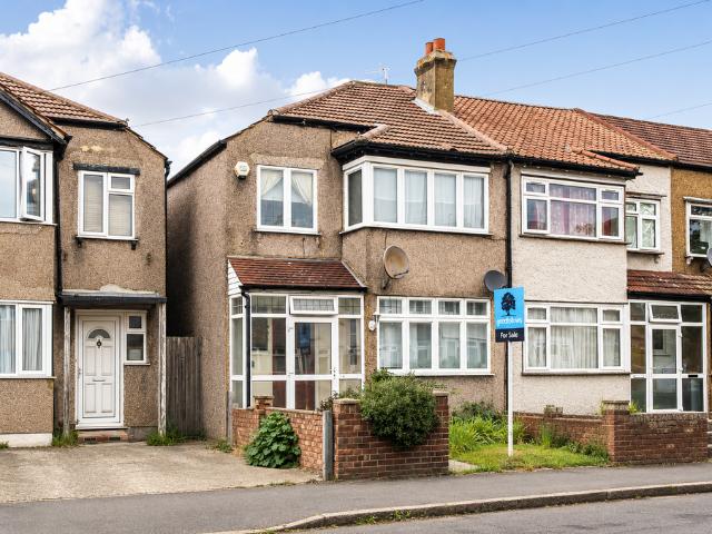 House for sale in London Borough of Merton, Mitcham