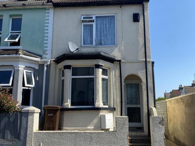House for sale in Brompton, Gillingham