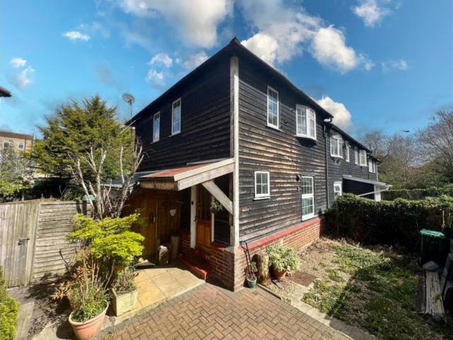 House for sale in Colindale, Greater London
