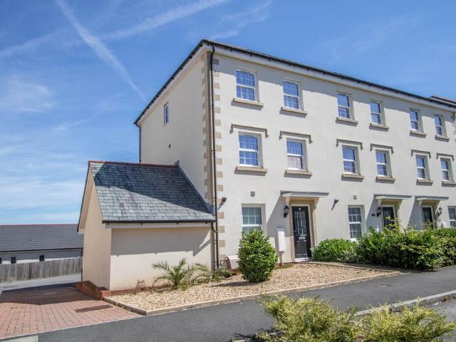 House for sale in Weir Quay, Devon