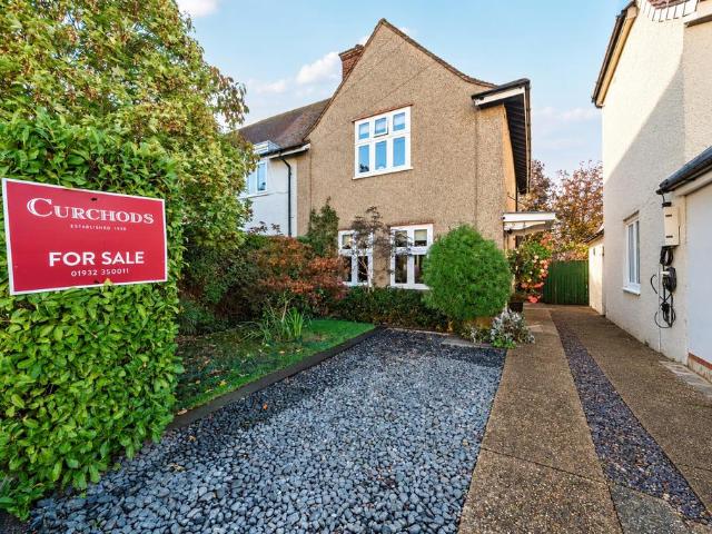 House for sale in Byfleet, Woking