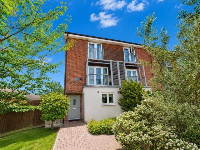 House for sale in South Beddington, Greater London