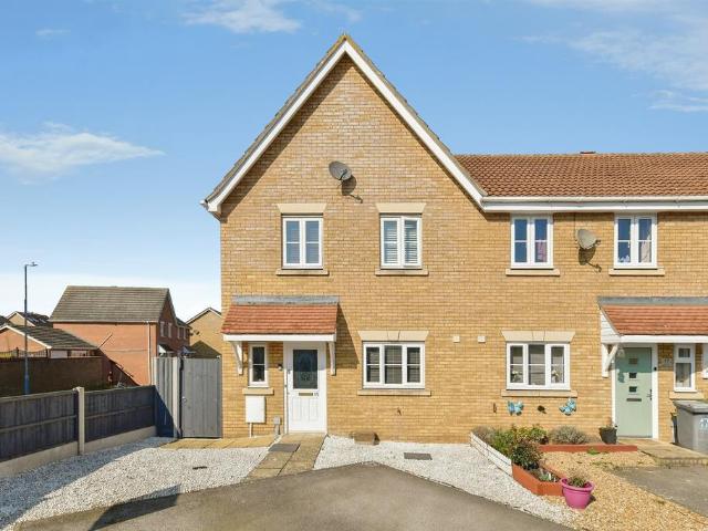 House for sale in Henlow, Bedfordshire