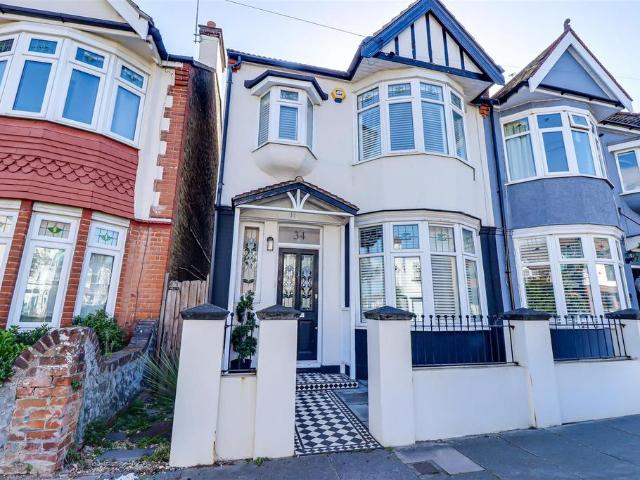 House for sale in Alton Barnes, Essex