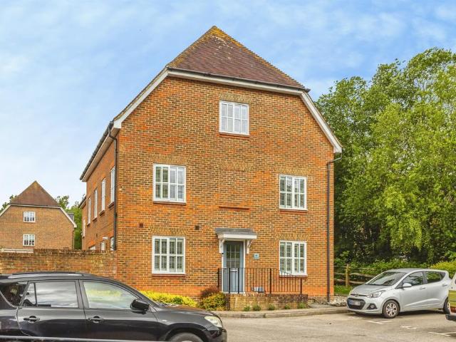 House for sale in Bolnore Village, Perryfields