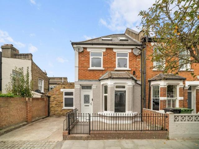 House for sale in London Borough of Hammersmith and Fulham, Greater London