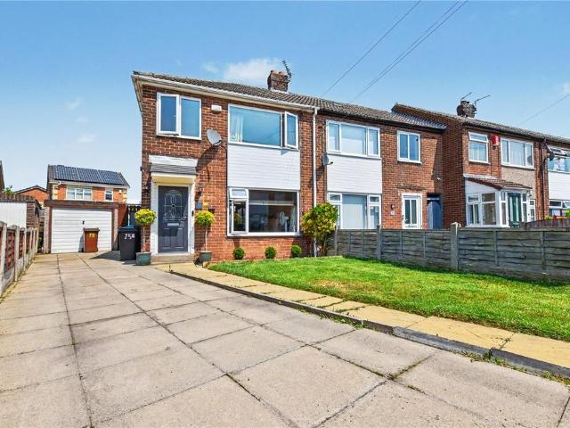 House for sale in Churwell, West Yorkshire